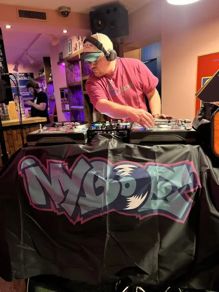 Nyboe vinylset på People Like Us Beer Bar - GRATIS ENTRÉ