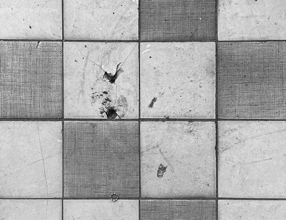 TESALONG & KOLLEKTIV LAGNING: SOMETHING IS BROKEN