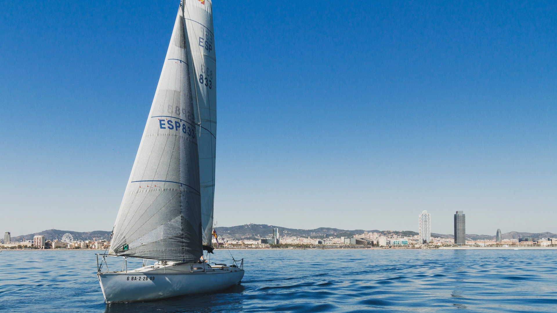 ¡Aprendé a navegar!⛵ Clases personalizadas en velero. Máximo 4 alumnos por clase