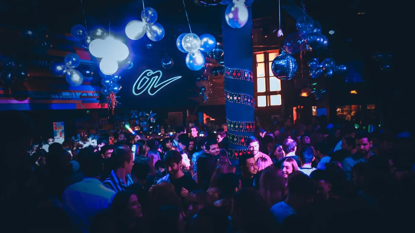 Paris Latino at Café Oz Châtelet