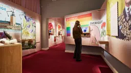 Se ny utställning, sortera post och prova uniformer