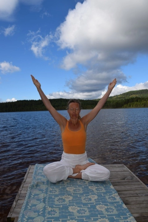 KUNDALINIYOGA MÅNDAGAR I TÄBY