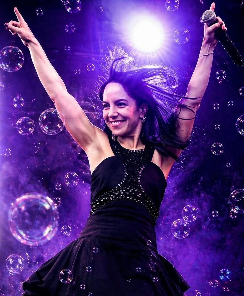 MANDY - Female Fronted Pop/Rock Party Band