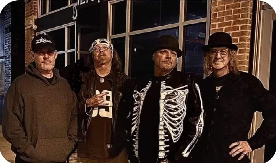 Rockin' the Kuhn's Den !!!