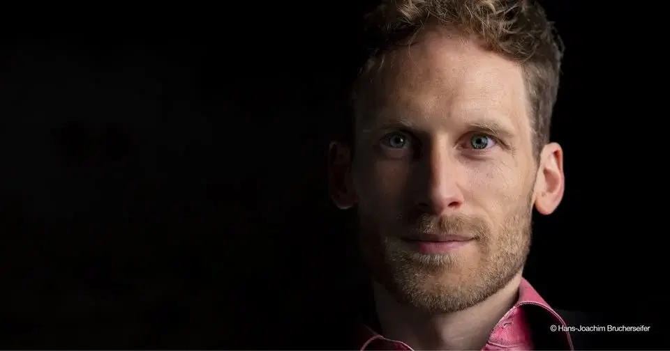 Yann Yuro: Offenbarung - Posthof Linz