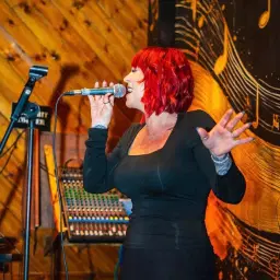 Magic Moment Bank holiday Monday @ The Lever Club, Port Sunlight