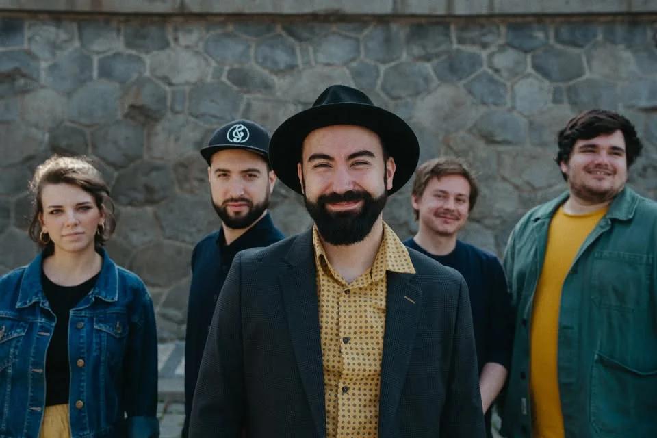 ELIAS & THE SHEPHERDS (KŘEST VIDEOKLIPU ZASTÁVKA) - Malostranské beseda