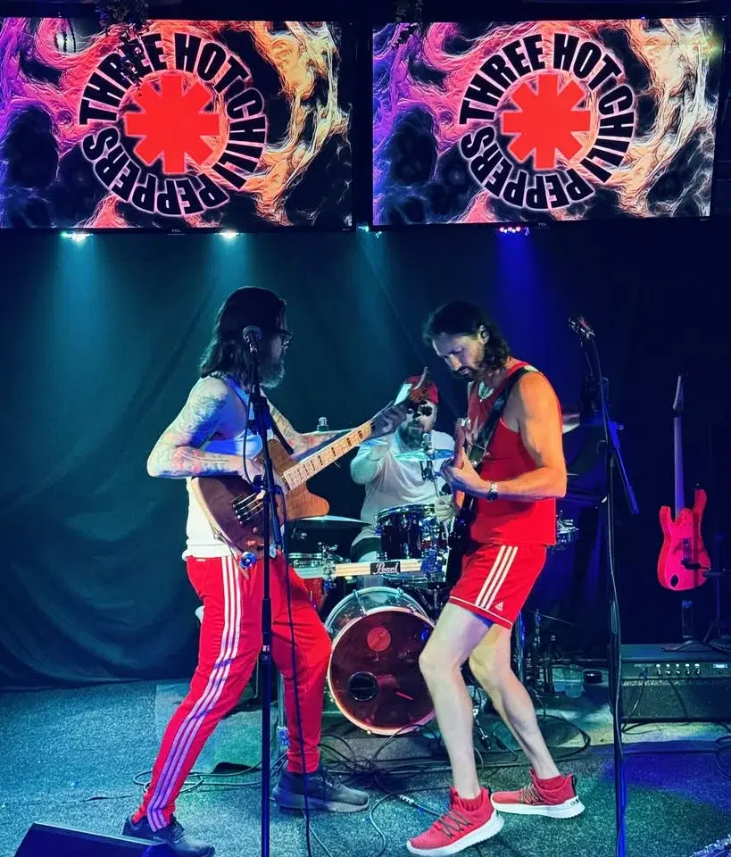 Crazy about the Chili Peppers!!! - Red Hot Chili Peppers Tribute!