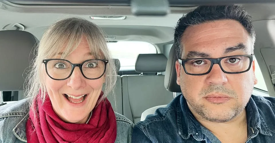 Le couple qui fait des sketchs à Lavaltrie | Garage à Simon