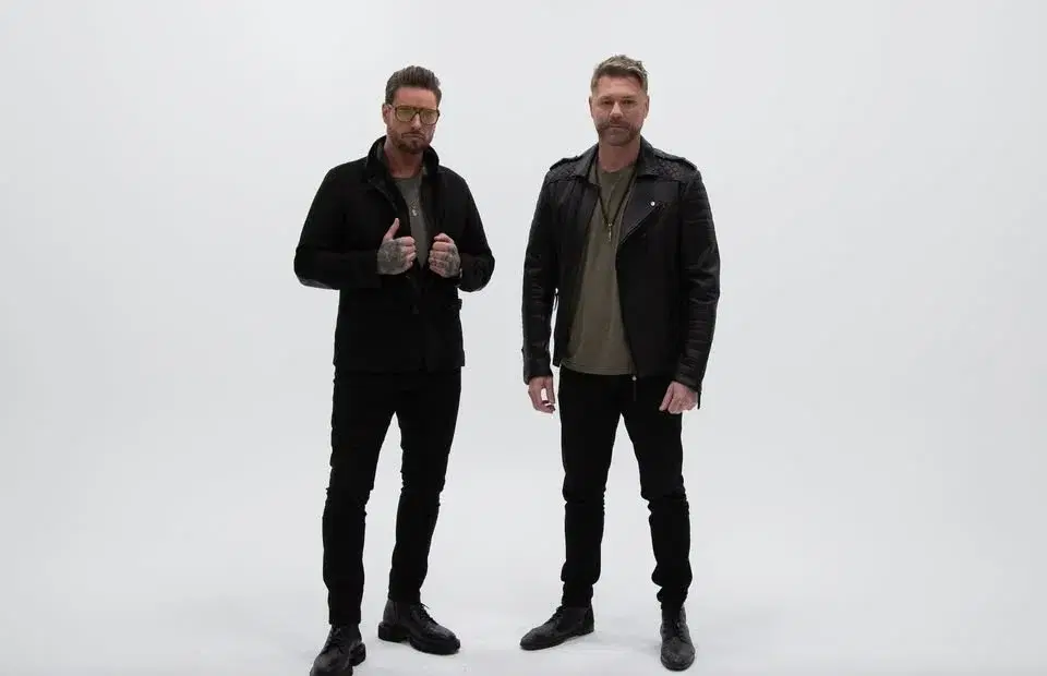 Boyzlife Featuring Keith Duffy & Brian McFadden