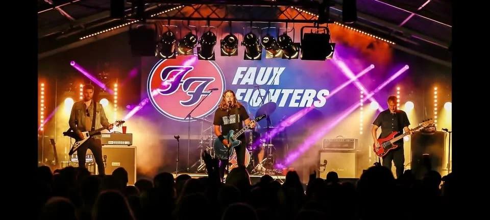 Faux Fighters @ Face Bar , Reading