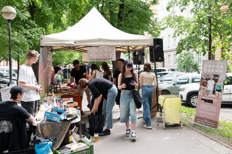 Dobrá karma - záříjový bleší trh na Jarošce