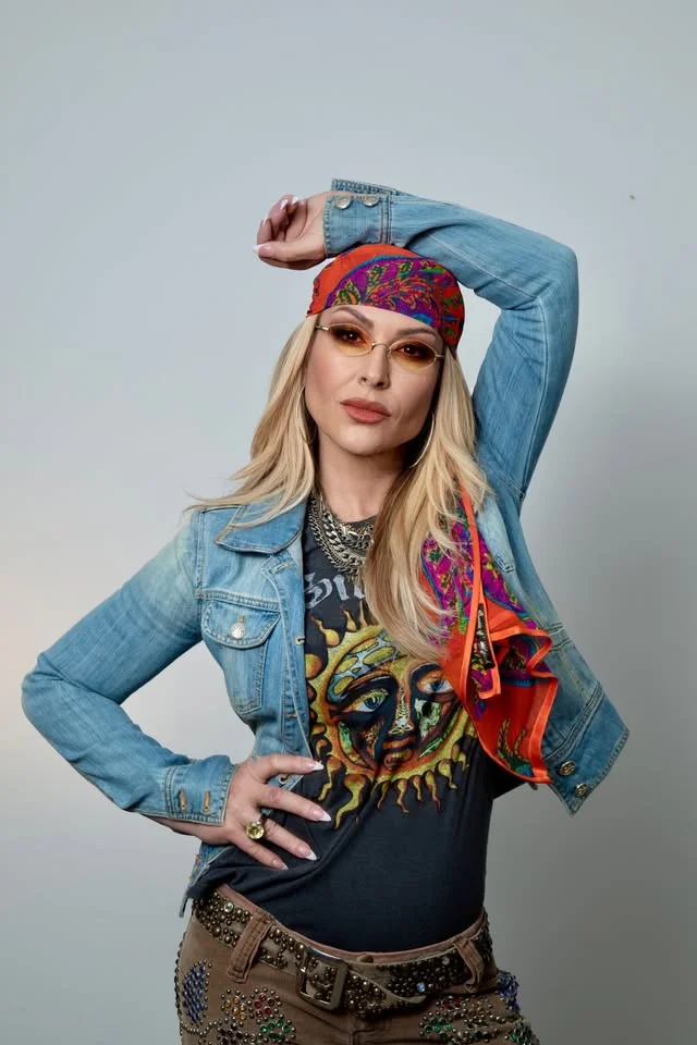 Anastacia with very special guest Heather Small