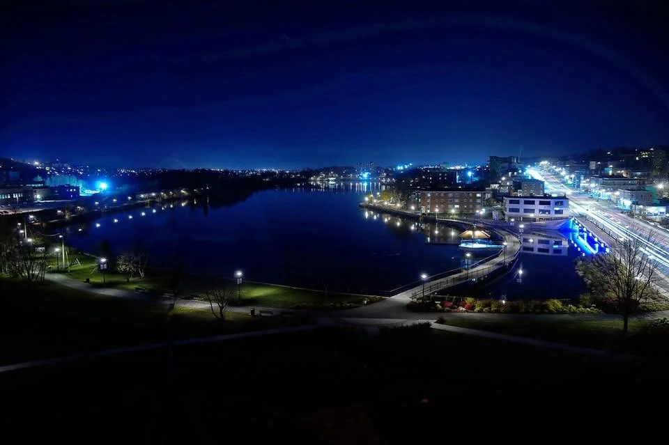 Marathon Sherbrooke Nightlight