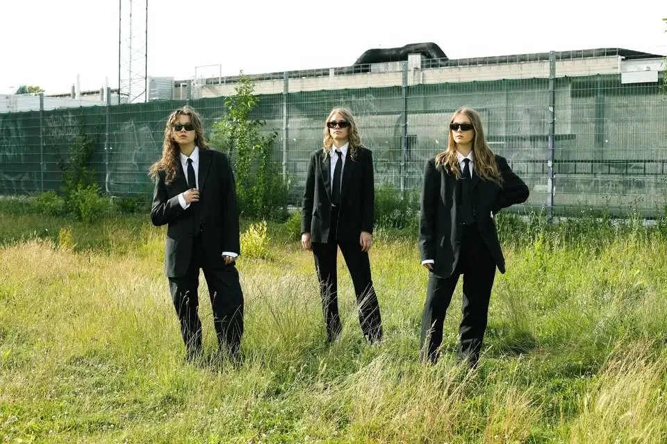 SVART RIDÅ - Live i Visby!