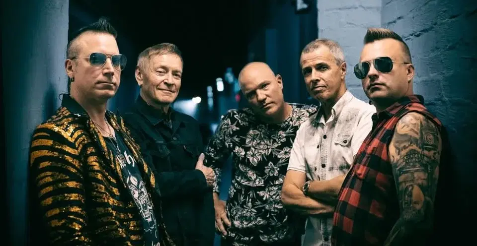 Black Devils feat. Ile Kallio & Janne Louhivuori (Hurriganes Show) | Imatra