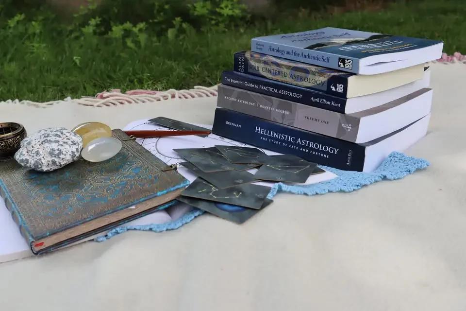 Stockholm: Grundkurs i astrologi utifrån ditt födelsehoroskop. 15 tim.