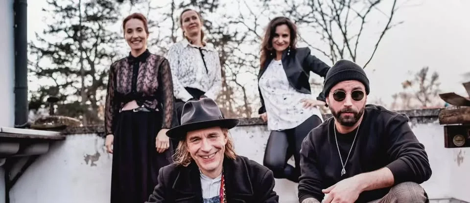 Molden & Seiler: de zwidan zwa ft. Das Frauenorchester