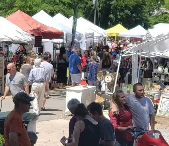 Art-Tiques Summer Market ☀️