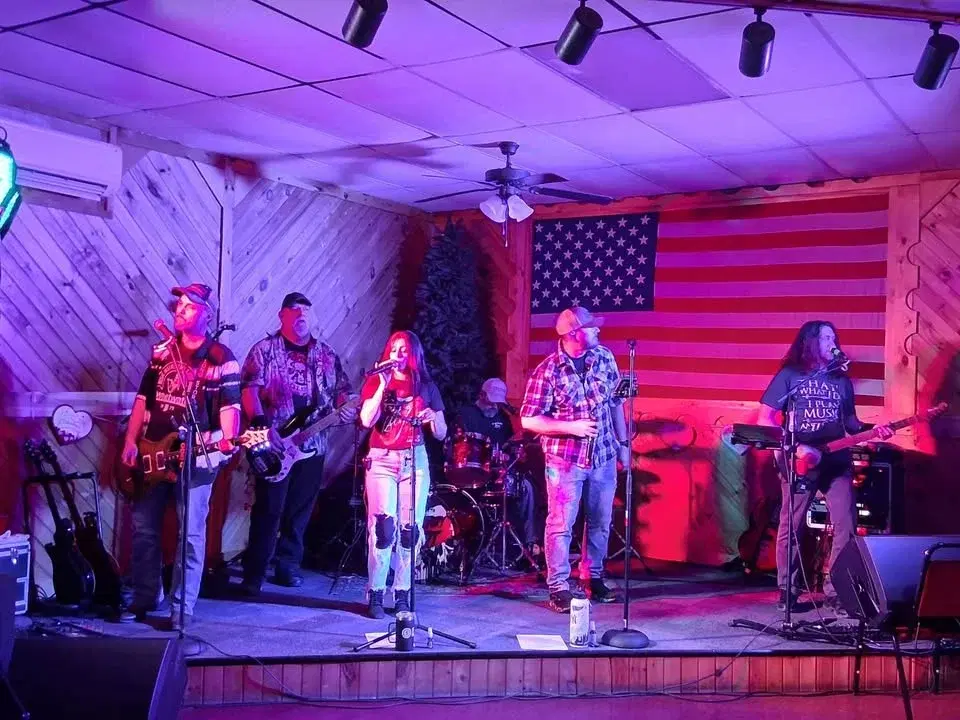 Long Story Short @ Hull's Landing