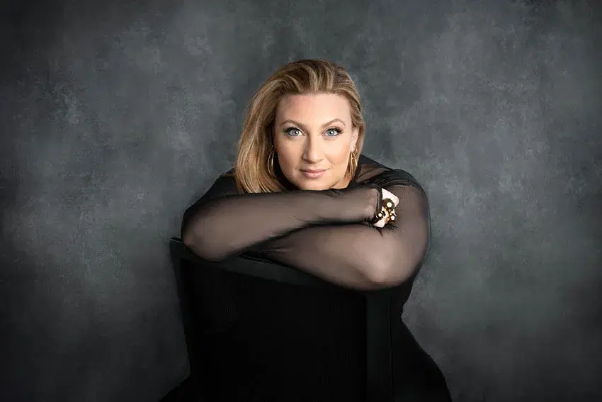 Scenkväll: Sarah Dawn Finer