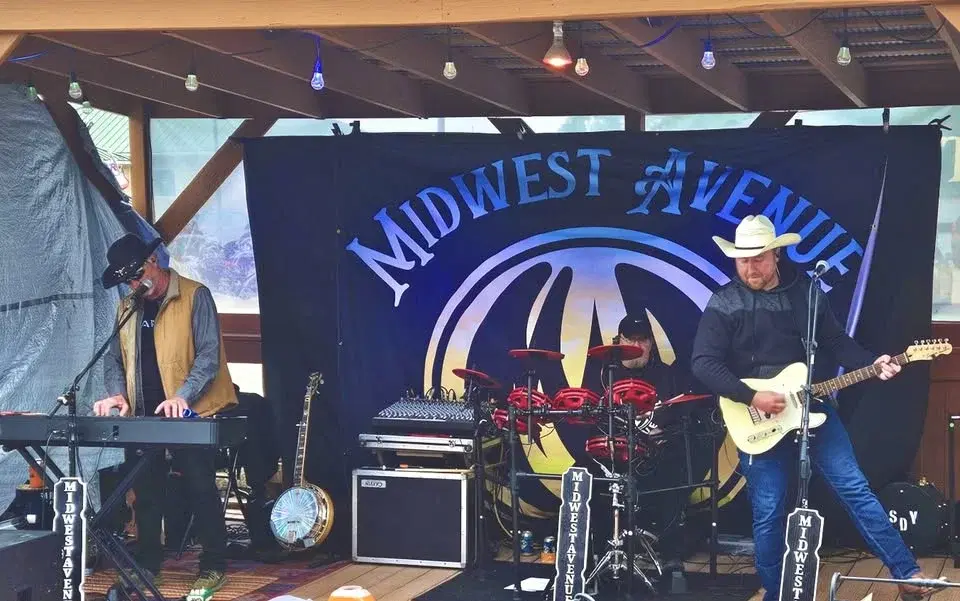 Midwest Avenue at Grafton Pub