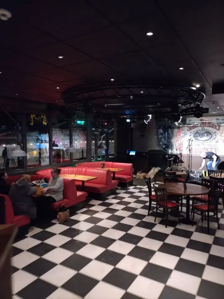 Bragesamling på Parken Söder inför cupmatch i Sthlm