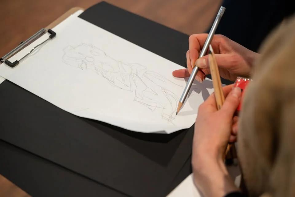 Drawing Friday | Gemeinsames Zeichnen in der Ausstellung