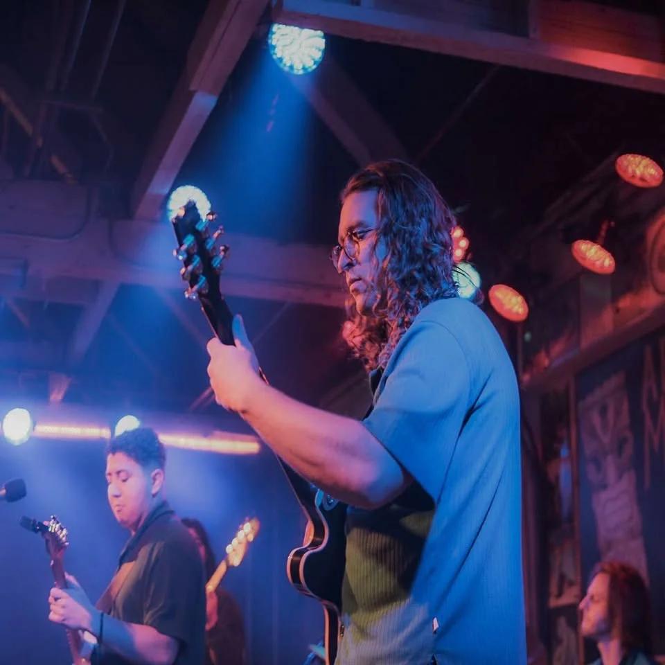 WILLIAM JOHNSTON's EXTRAVAGANT SUPERBAND (no cover charge)