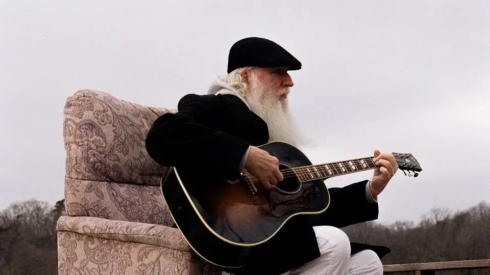 Robert Lester Folsom with special guest Kassi Valazza at MIssissippi Studios