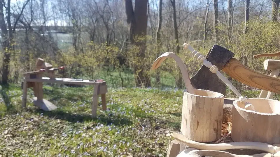 Täljkurs i vårljuset - nybörjartäljning / köksredskap / burk / trampsvarv