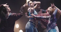 Paradox-Sal – Woman