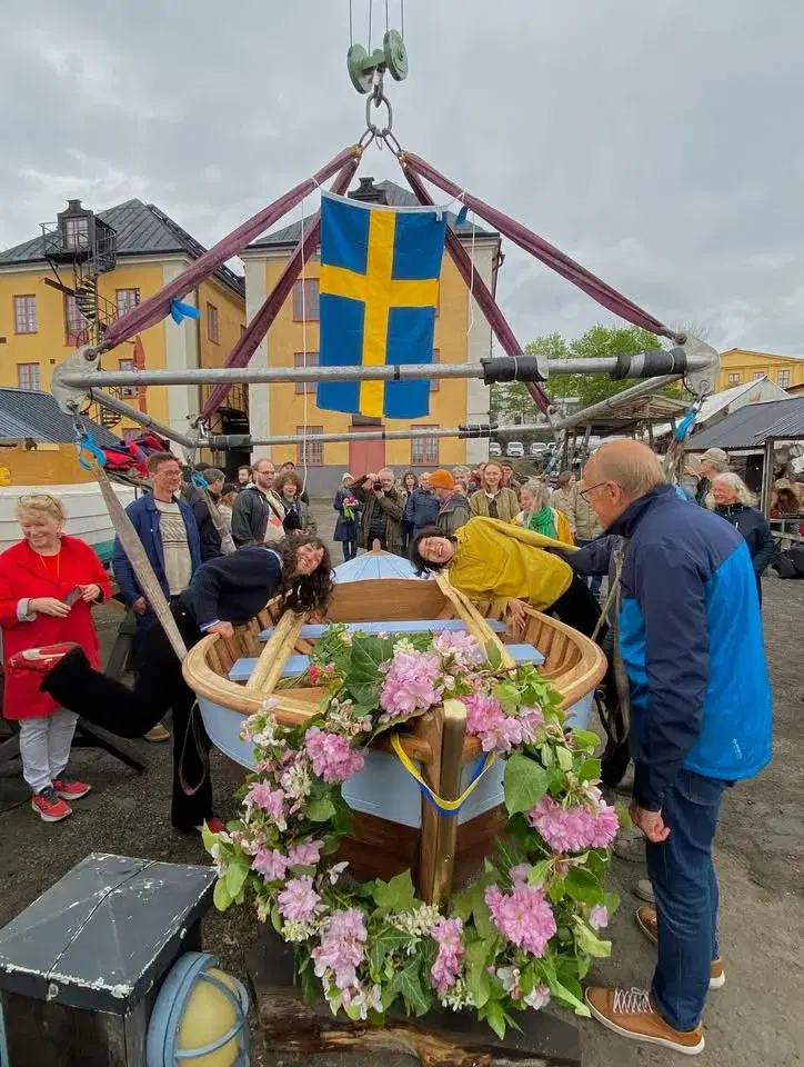 Sjösättning med Båtbyggarlinjen på Skeppsholmen