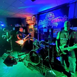 Stereo Circus ROCKS the Riverside Inn!!!