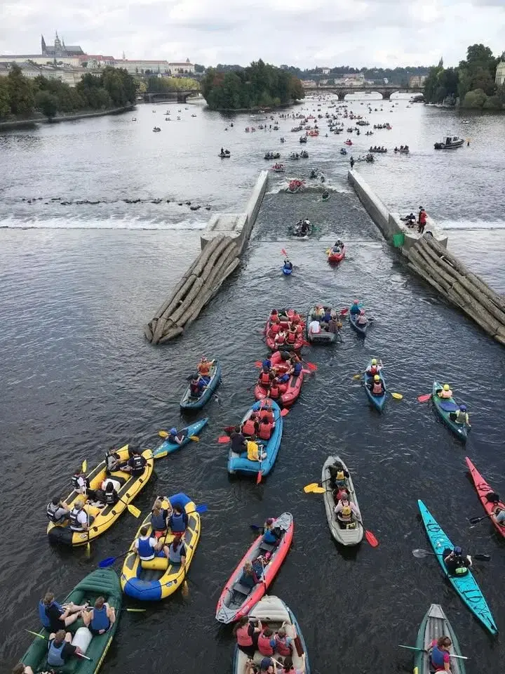Přes 3 jezy Prahou 2026