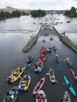 Přes 3 jezy Prahou 2026
