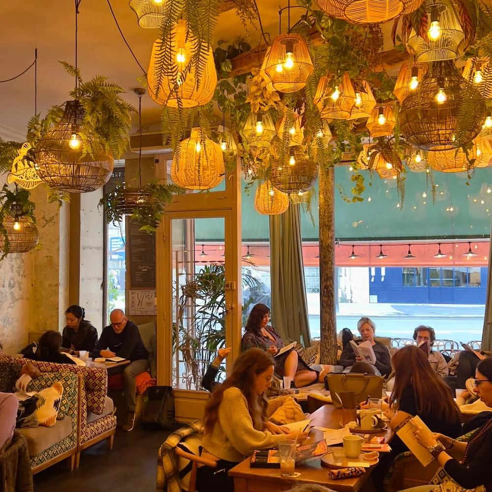 Offline Reading Party 📚 Valentine’s Edition 💛 | La Bonbonnière