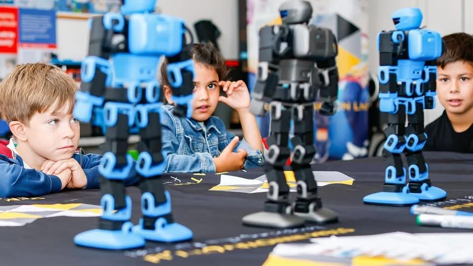 🤖 🔧 💻 K1 Robotics & VR Adventure