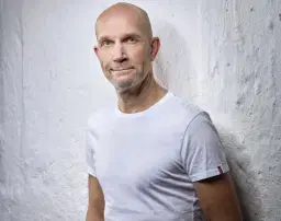 Årsta Comedy med Henrik Hjelt & Clara Kristiansen