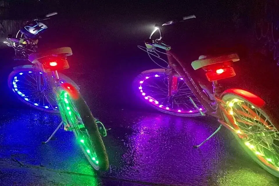 GLOW RIDES - Brantford