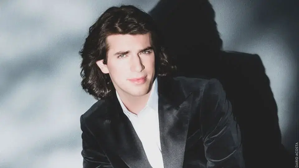 Llewellyn Sanchez-Werner - Overture's Up Close Series