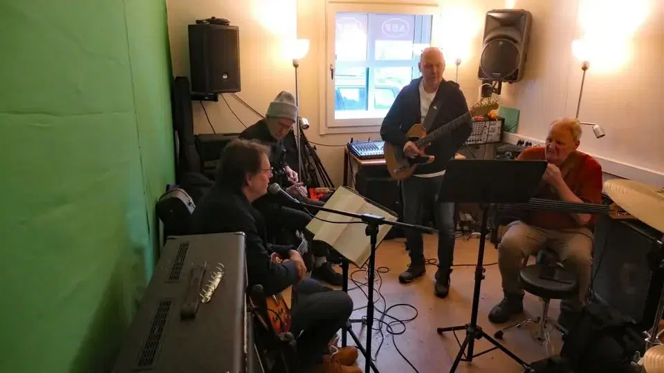 Carl-Eiwar Sect Popnördsträff på Engelen.