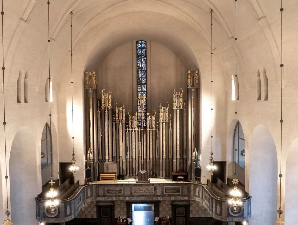 Till ljuset – Högalidskyrkans läktarorgel 60 år