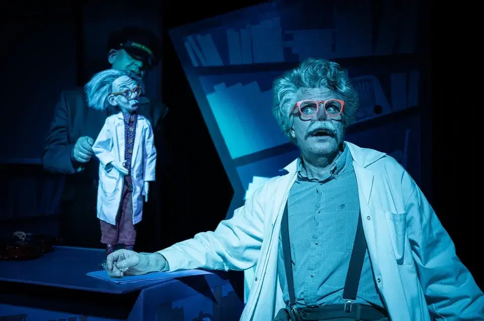 Einstein funderar (familj, 6-12 år)