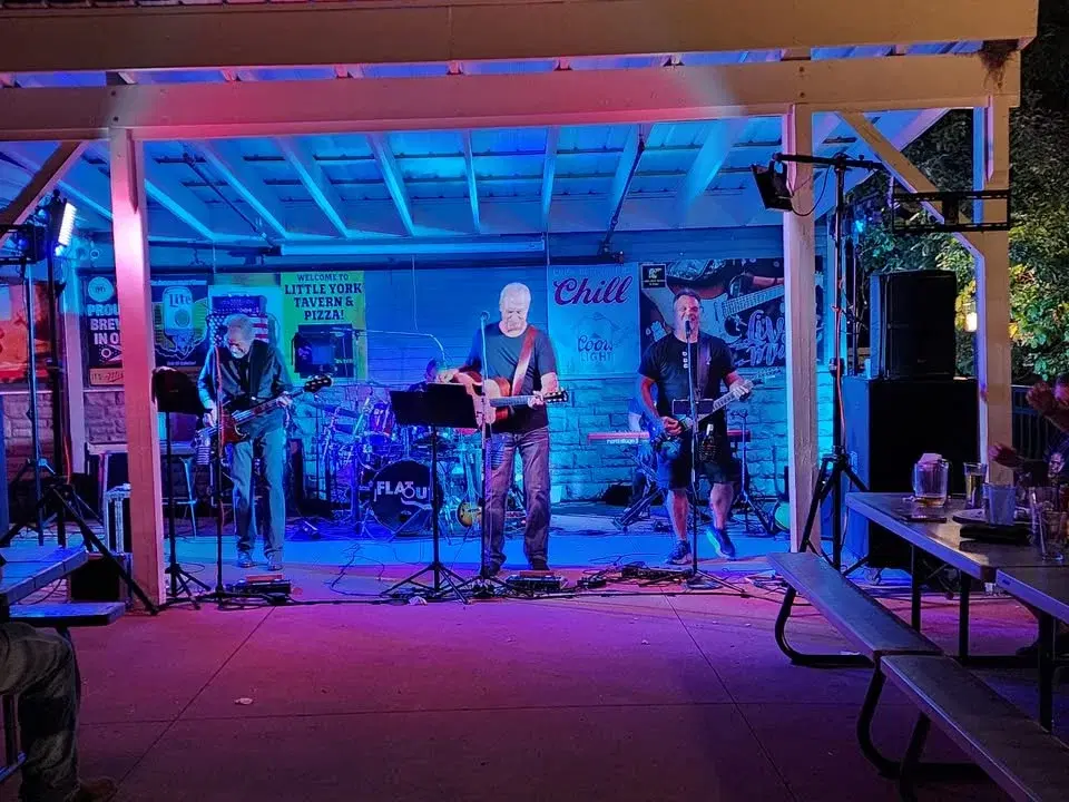 Live Music / Band night with Flatout!