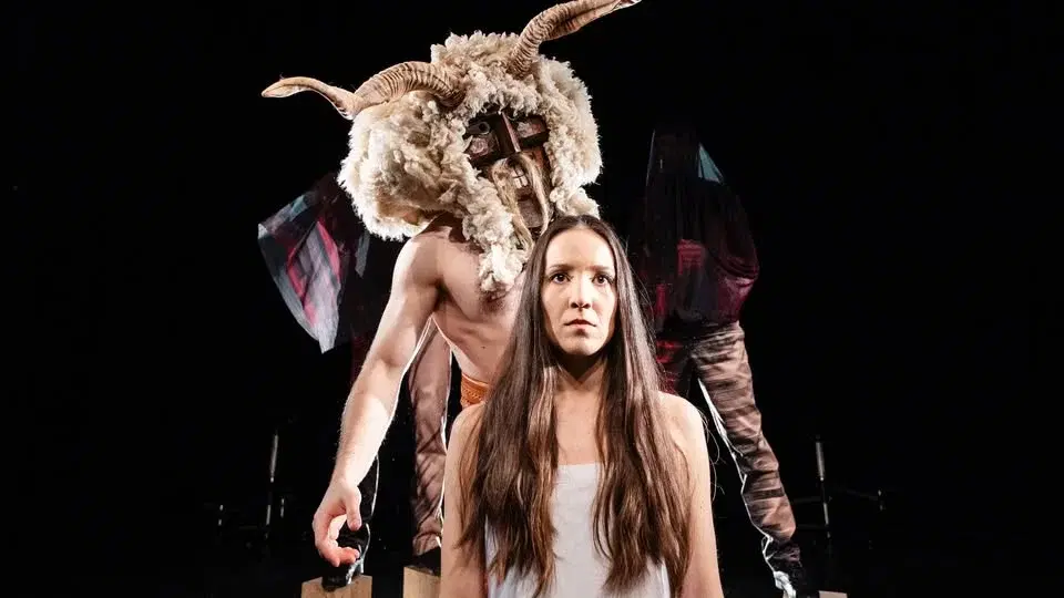 Ifjú Szivek Táncszínház – PUPEK - Minden kelet és nyugat között || Kurátori hétvége – Hégli Dusan