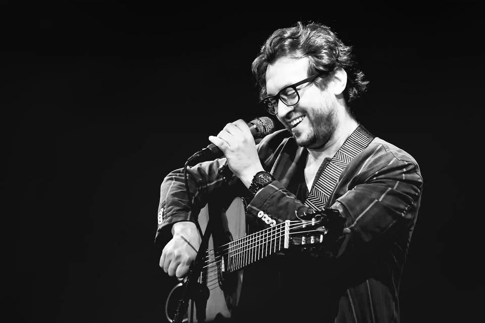 Valentine's day with live music by Mario Bakuna