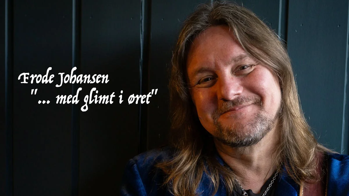 ... Med Glimt i Øret/Lloyds Pub