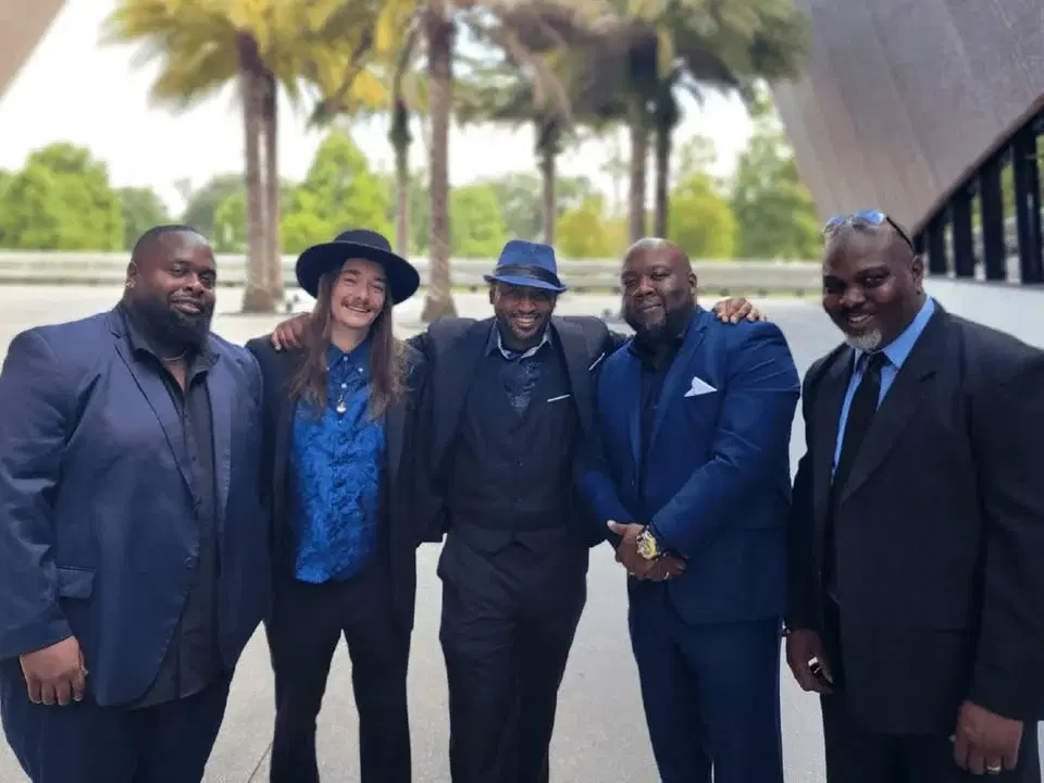 United Groove featuring Angelika Fumero