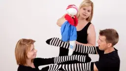 BABASZÍNHÁZ / KEZESLÁBAS TÁRSULAT: JÁTSZÓTÉR